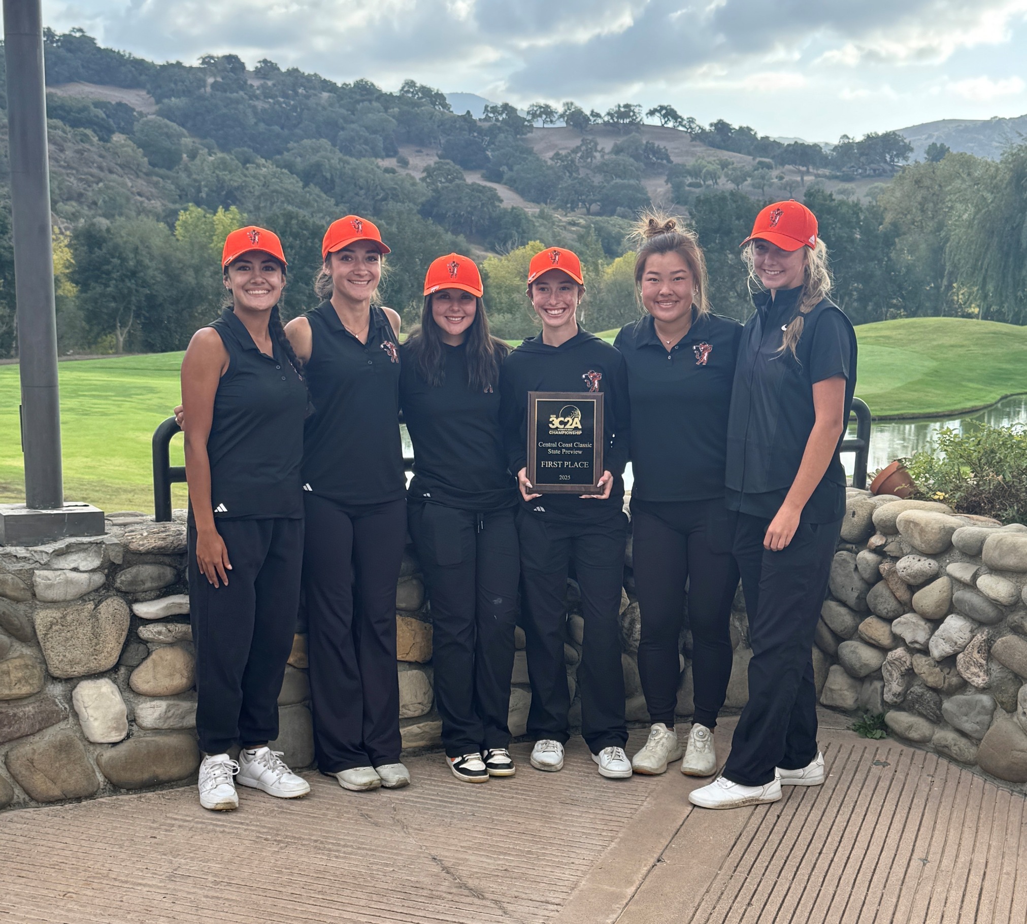 Women's Golf Team Win State Preview at Alisal River Course and Remain Unfefeated!