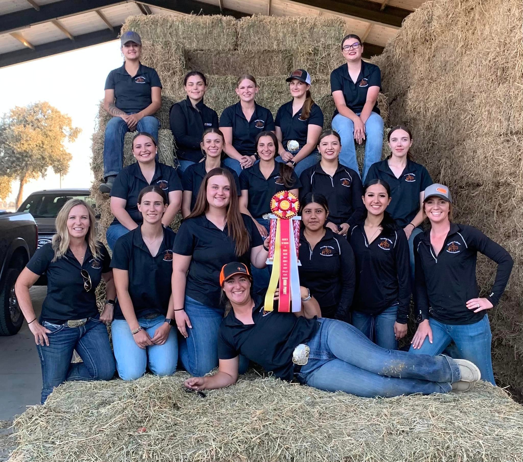 Equestrian Shines in their Opening Weekend of IHSA Shows